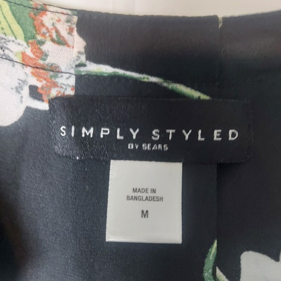 Simply Styled by Sears Size M Black Multi-Colored Long-Sleeved Leaf Floral Desig - Picture 4 of 5